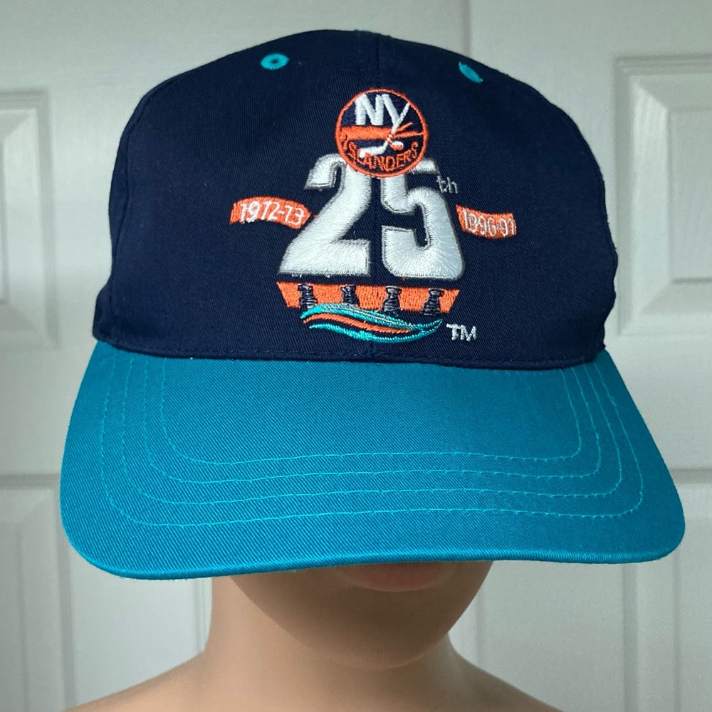 NWOT Vintage NY Islanders snap back cap